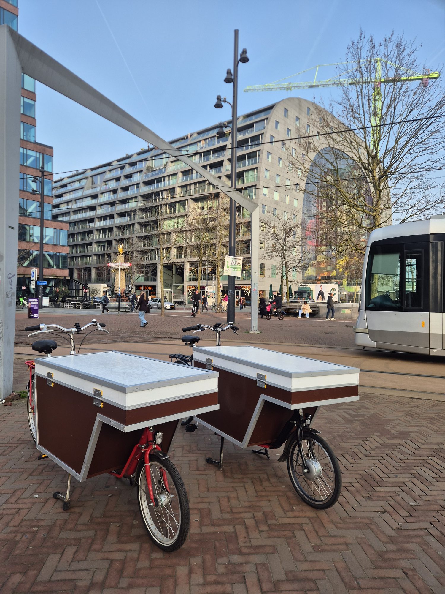 Electric cargo bike built for practical city work